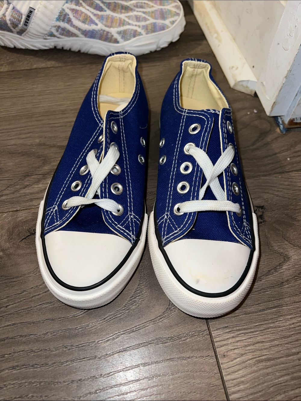 Brand new converse kid shoes